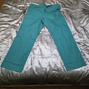 NWT Cherokee Hunter Green Unisex Scrubs
